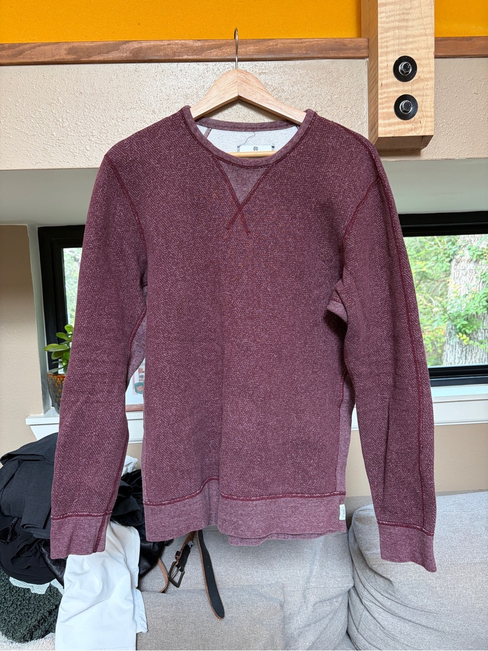 Reigning Champ Men’s Large Red Sweater
